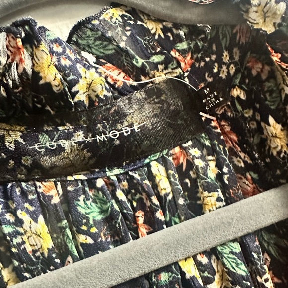 Code X Mode Maxi Dress Floral Peasant Long Sleeve Boho Tiered Chiffon Medium - Picture 5 of 8